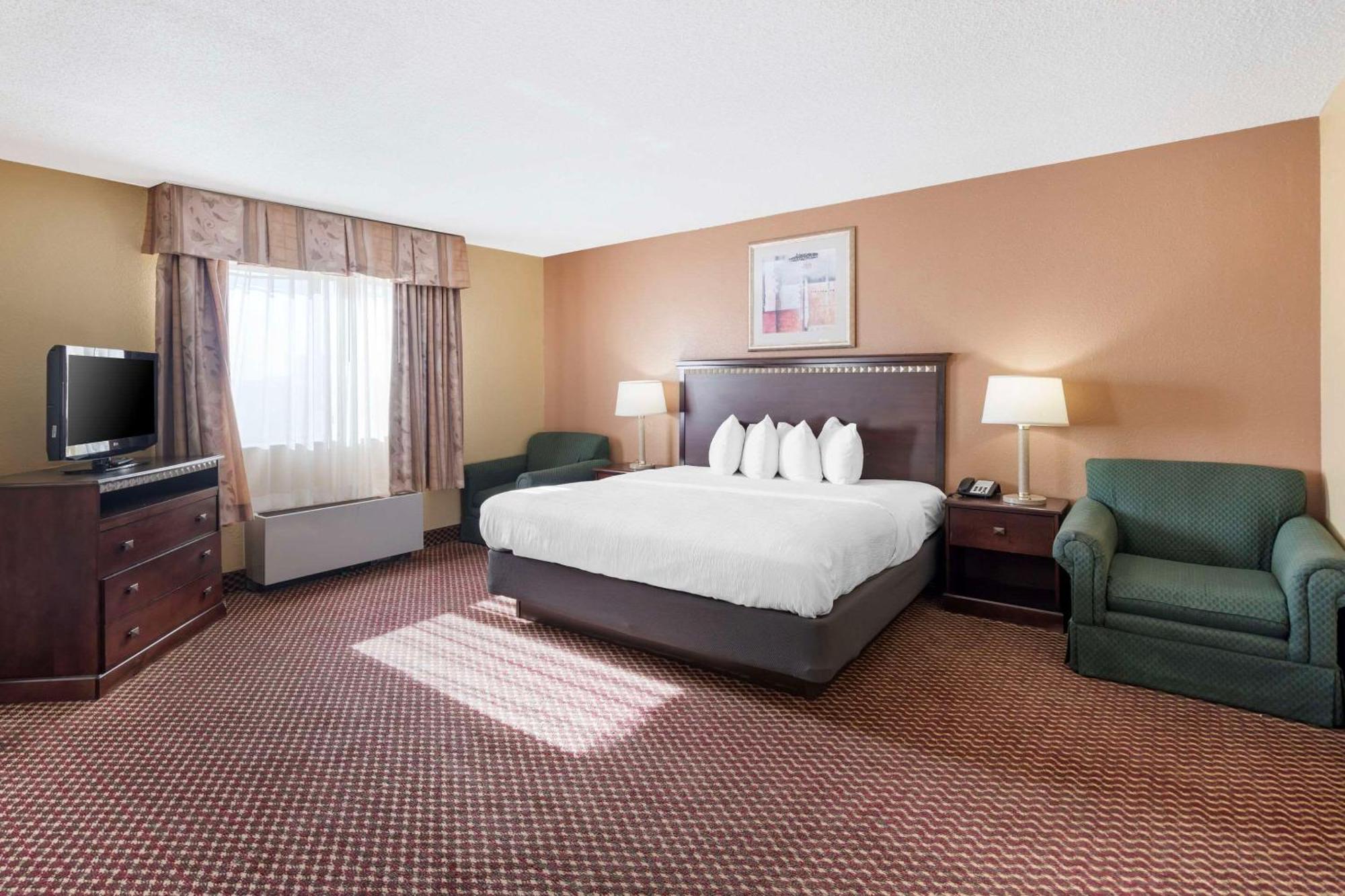 Quality Inn & Suites Bloomington University Area Екстер'єр фото