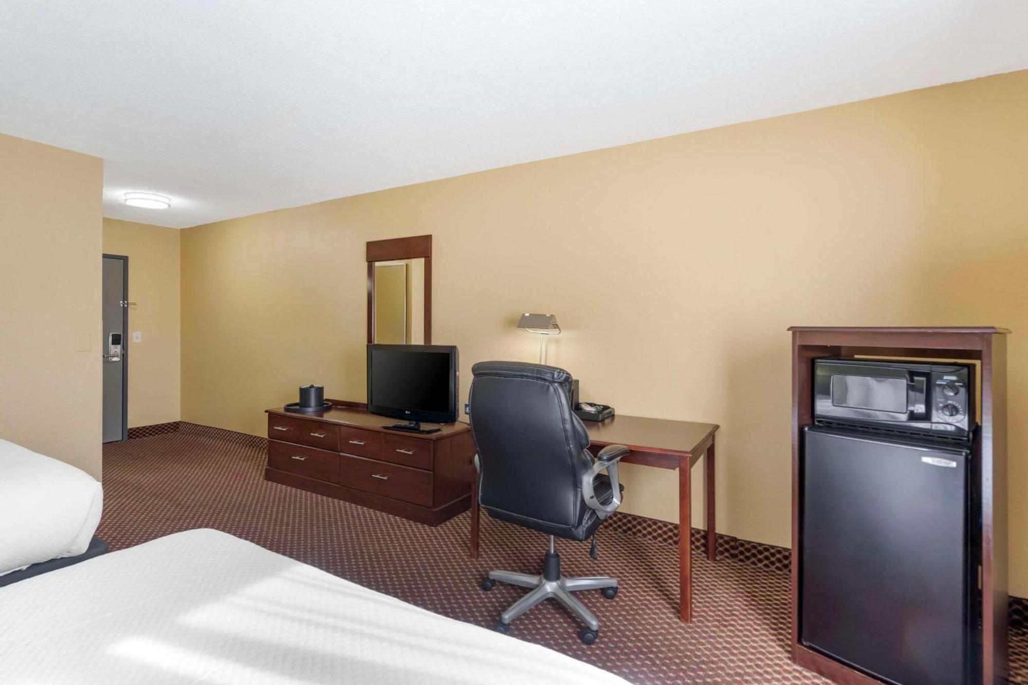 Quality Inn & Suites Bloomington University Area Екстер'єр фото