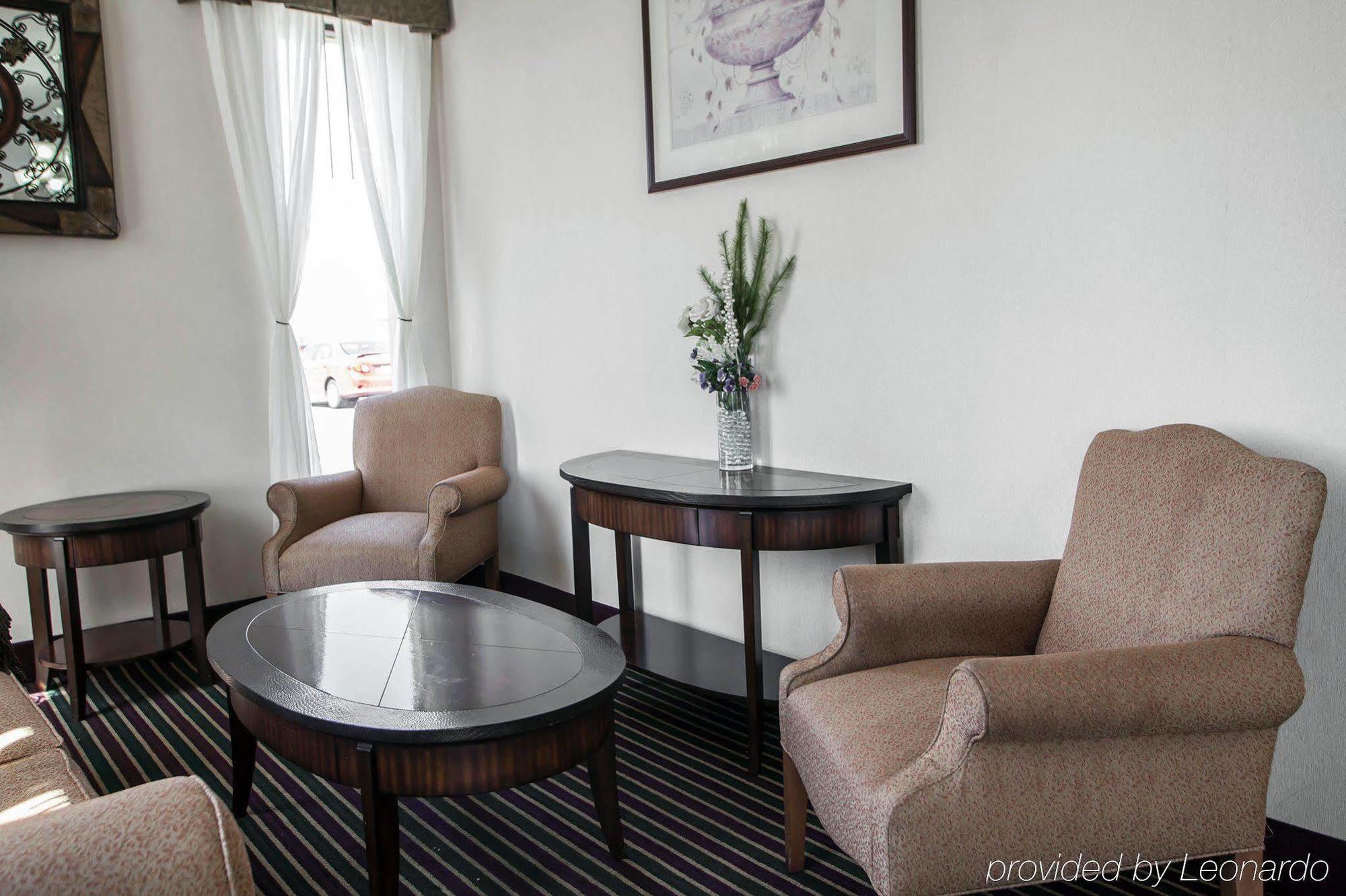 Quality Inn & Suites Bloomington University Area Екстер'єр фото