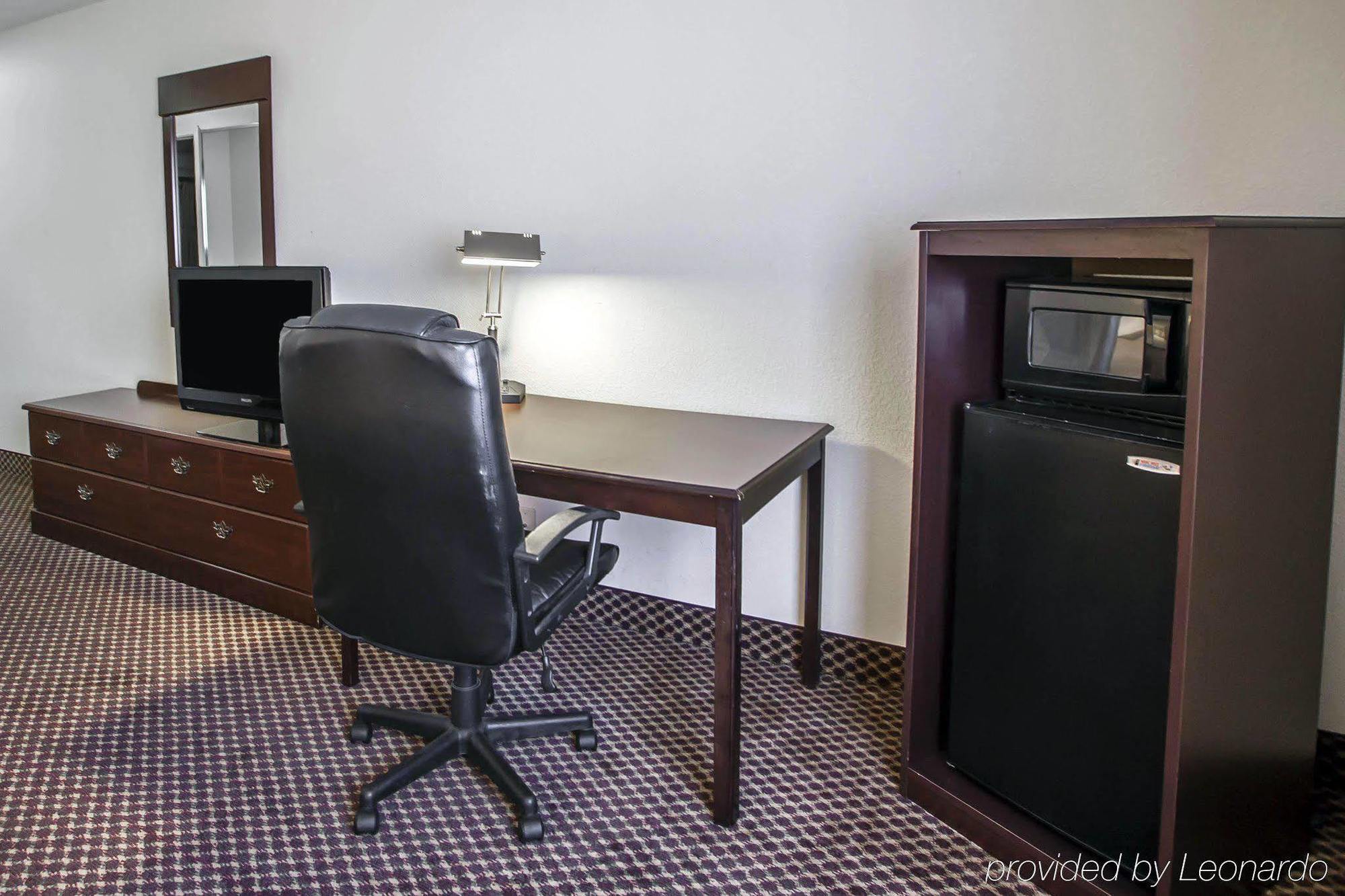 Quality Inn & Suites Bloomington University Area Екстер'єр фото