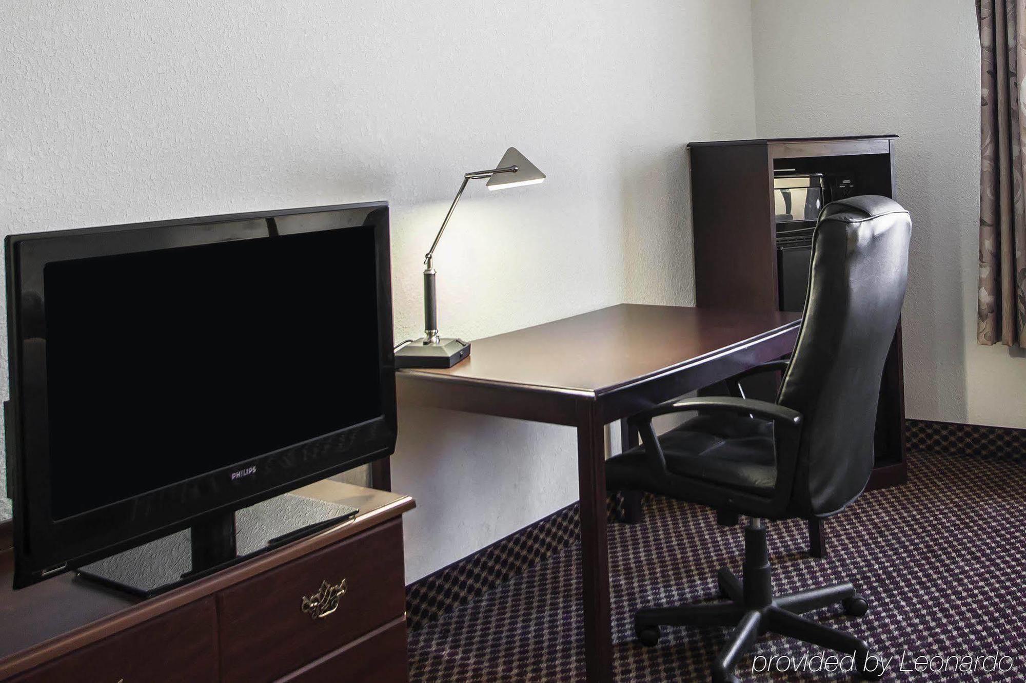 Quality Inn & Suites Bloomington University Area Екстер'єр фото
