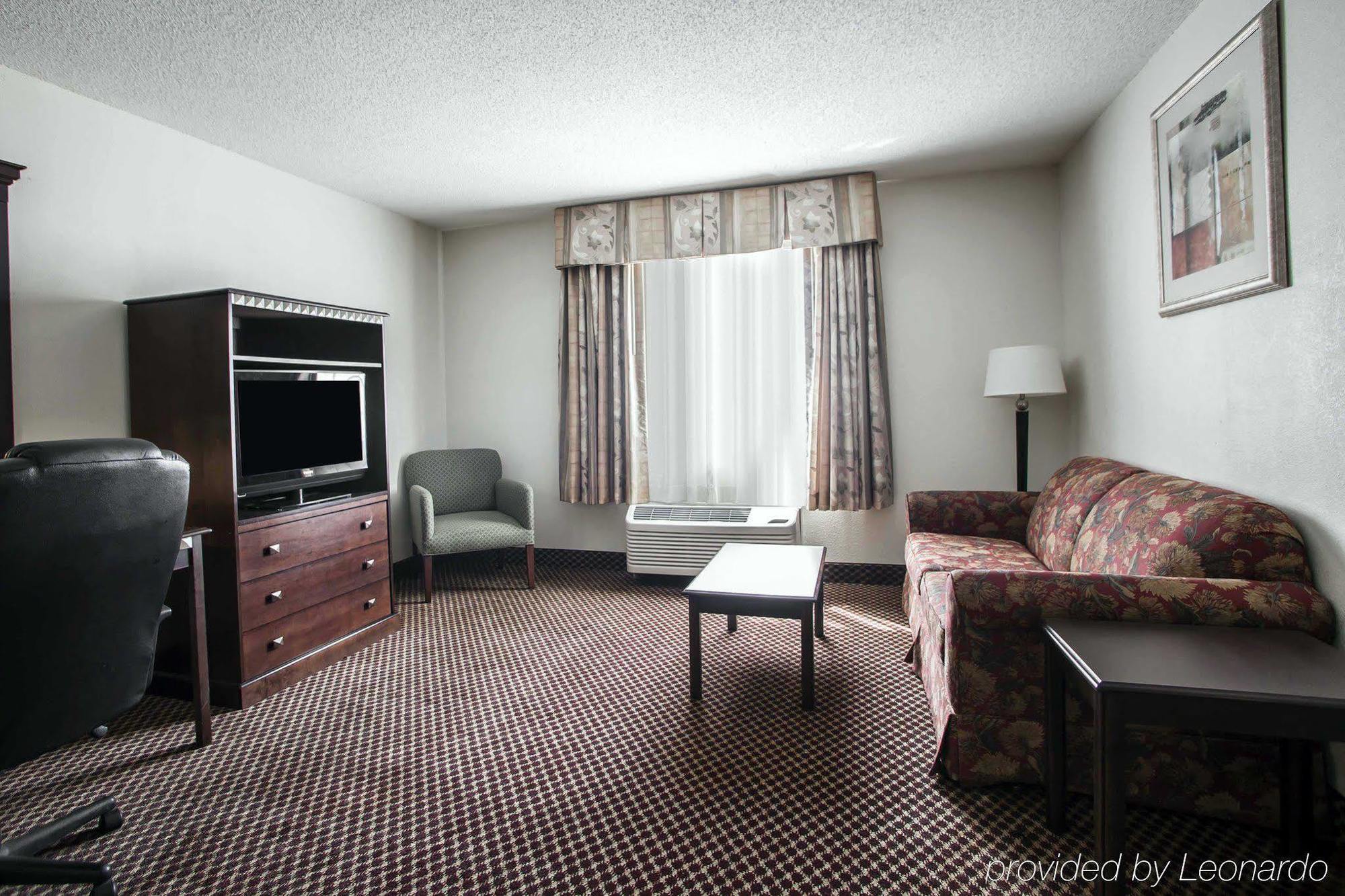 Quality Inn & Suites Bloomington University Area Екстер'єр фото