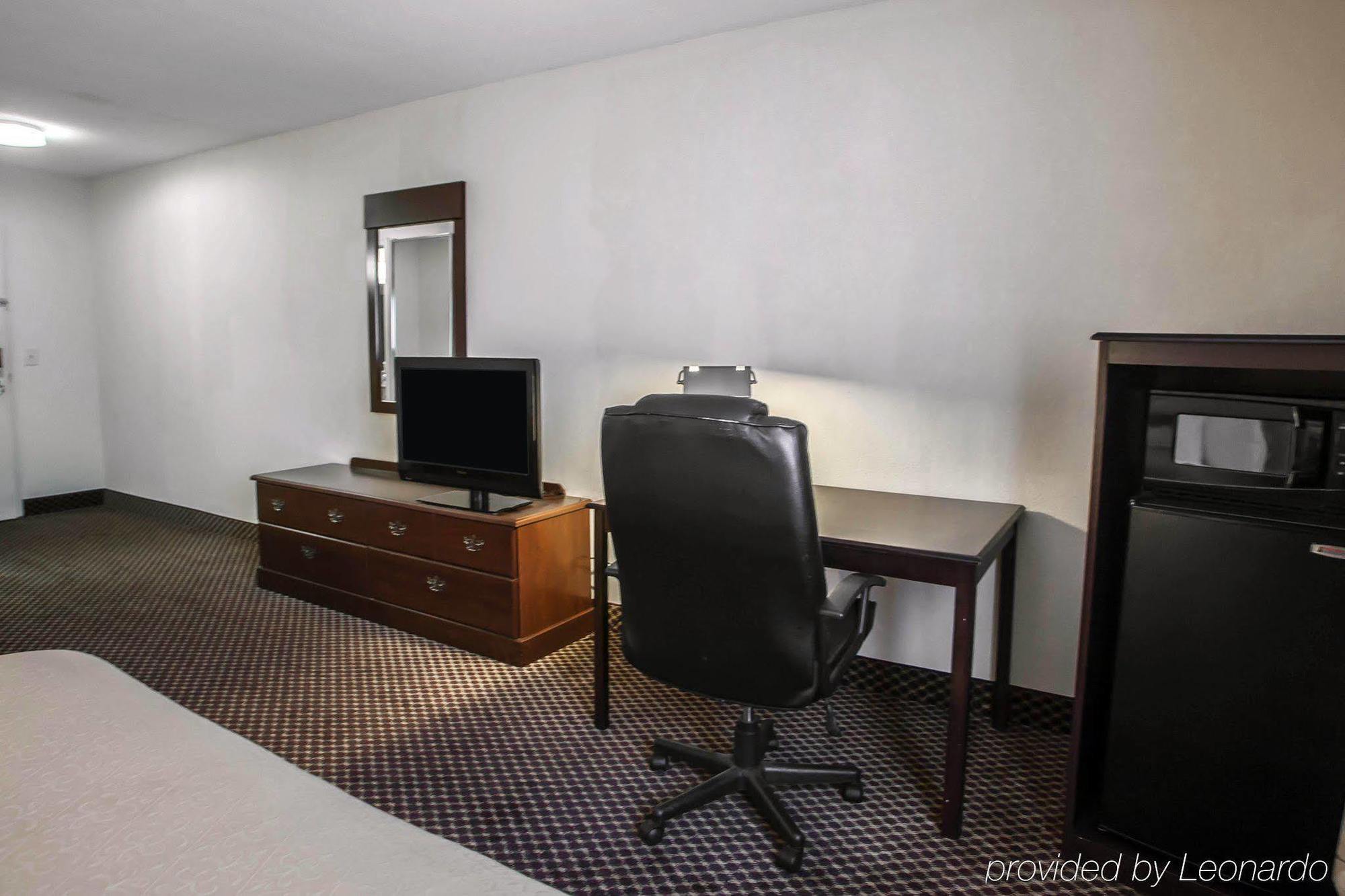 Quality Inn & Suites Bloomington University Area Екстер'єр фото